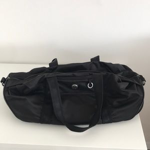 LIKE NEW Lululemon gym bag!